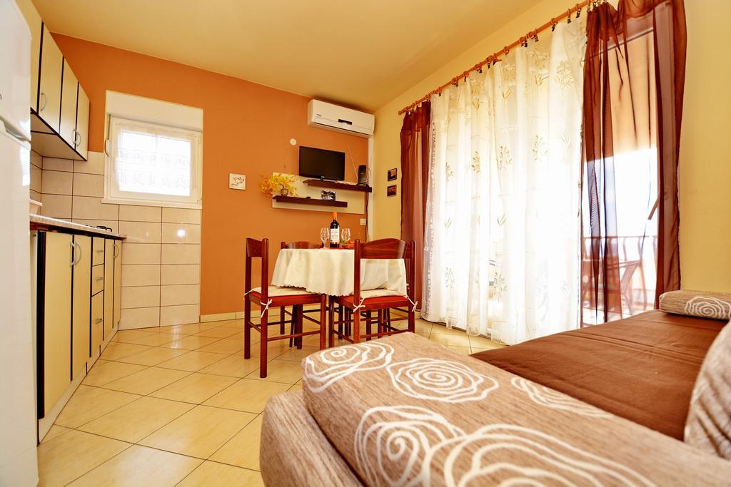 Silvana Sunset View Apartmán *